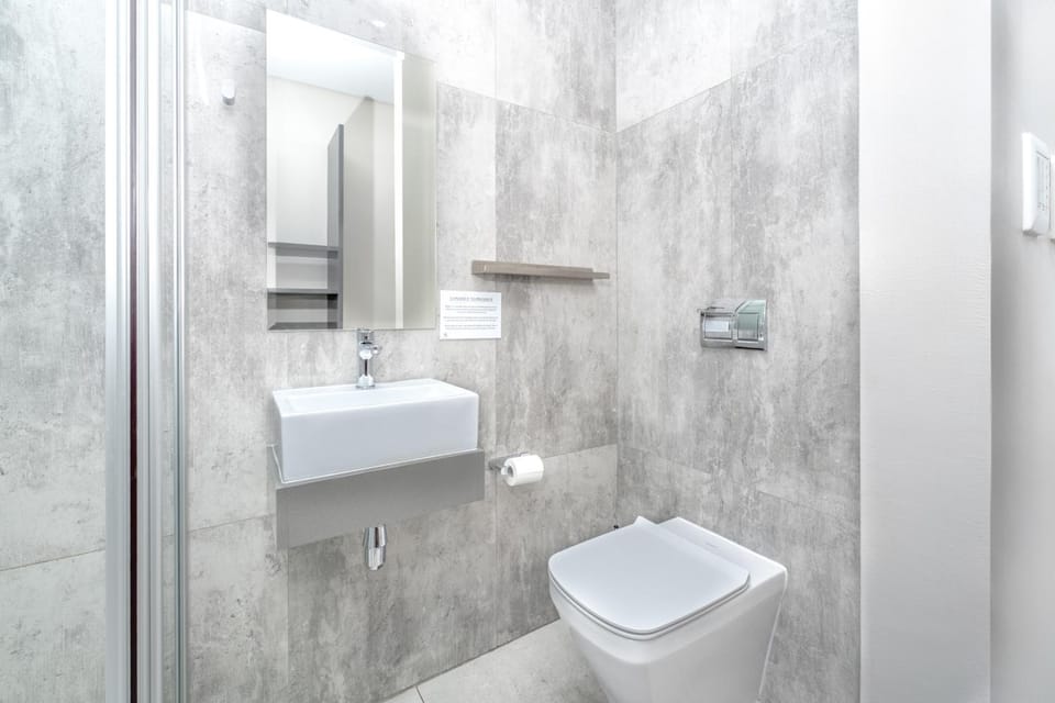 Shower, Toilet, Bathroom