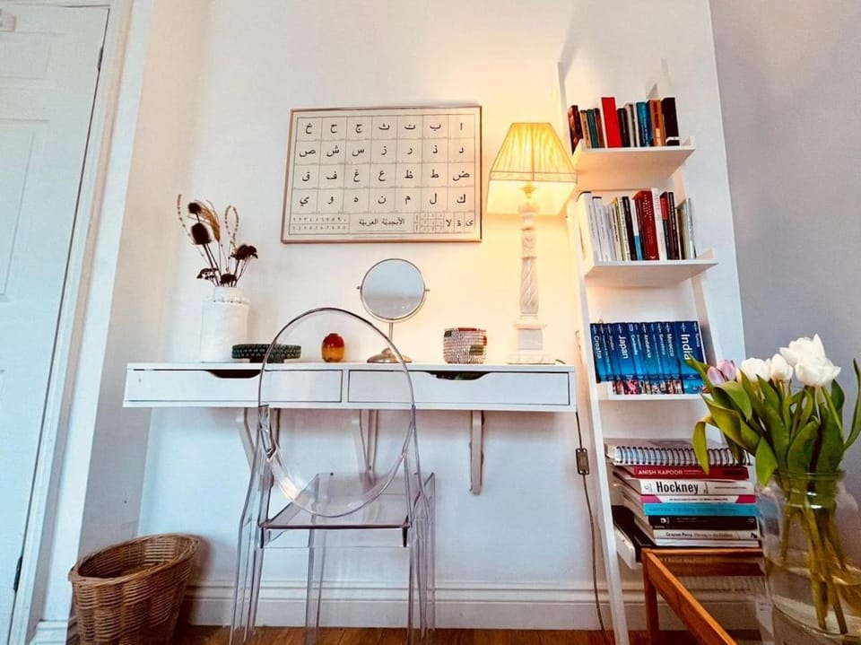 Writer's oasis garden flat in Hackney Apartment in London Borough of Hackney