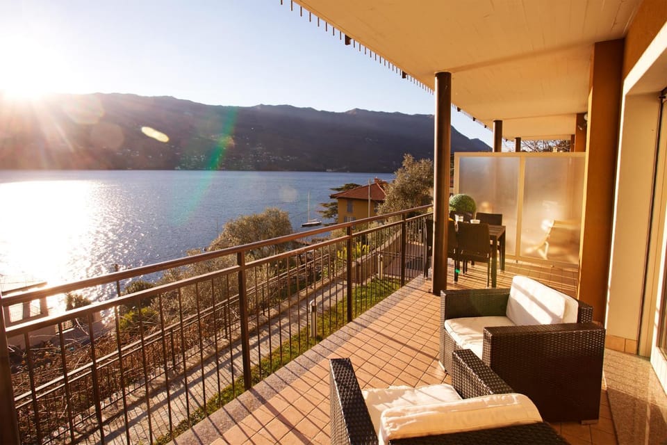 Balcony/Terrace, Lake view