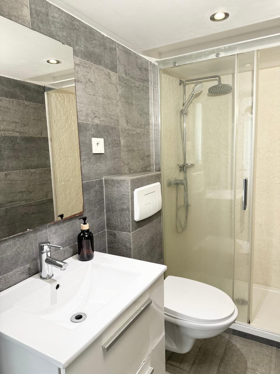 Shower, Toilet, Bathroom