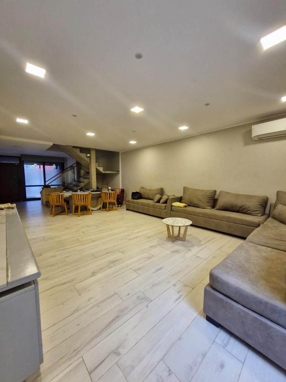 Casa moderna en barrio residencial de CABA House in Buenos Aires