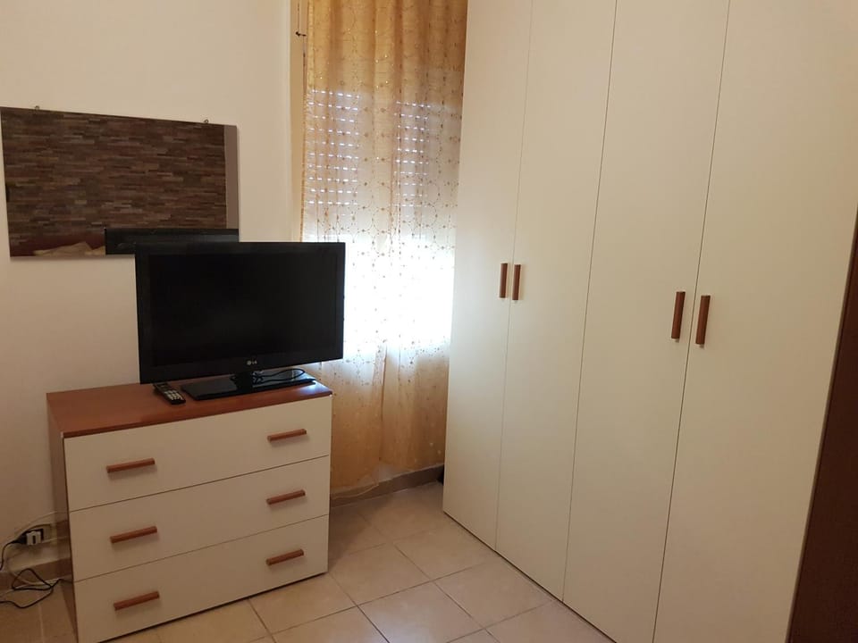 Bedroom, wardrobe