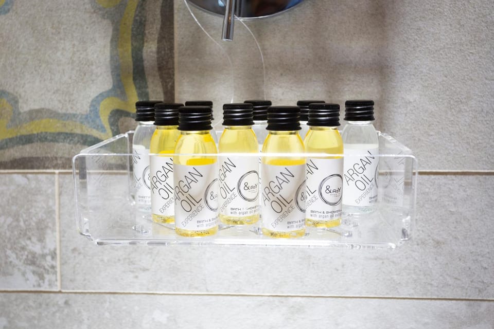 Bathroom, Decorative detail