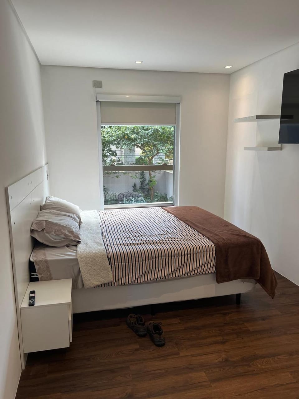Bed, Bedroom, air conditioner