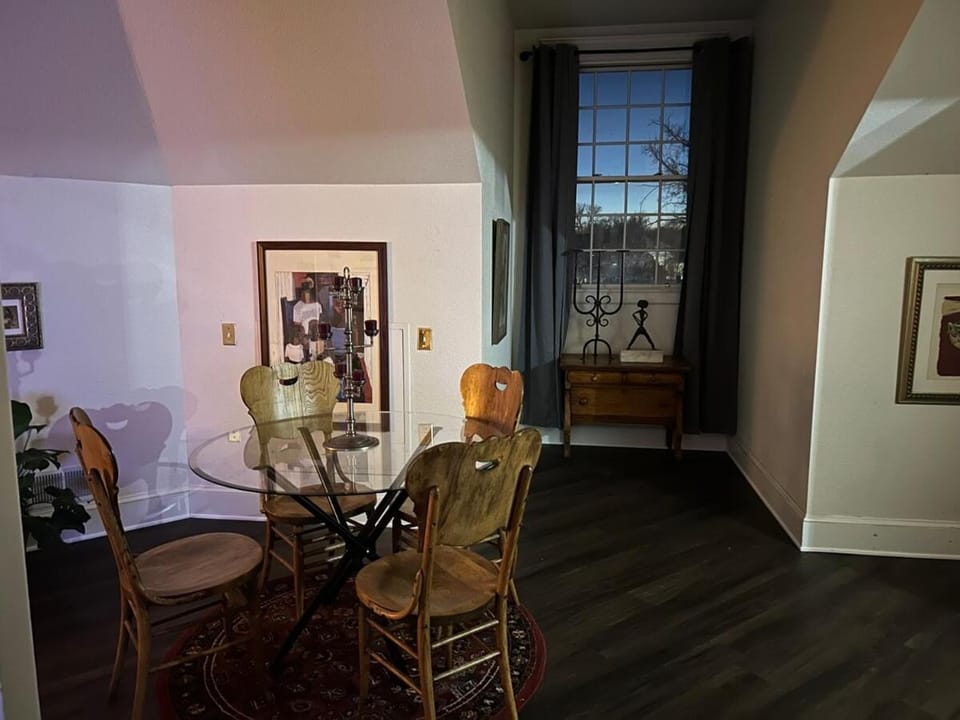 Innkeeper Suite at The Currier Inn Apartment in Greeley
