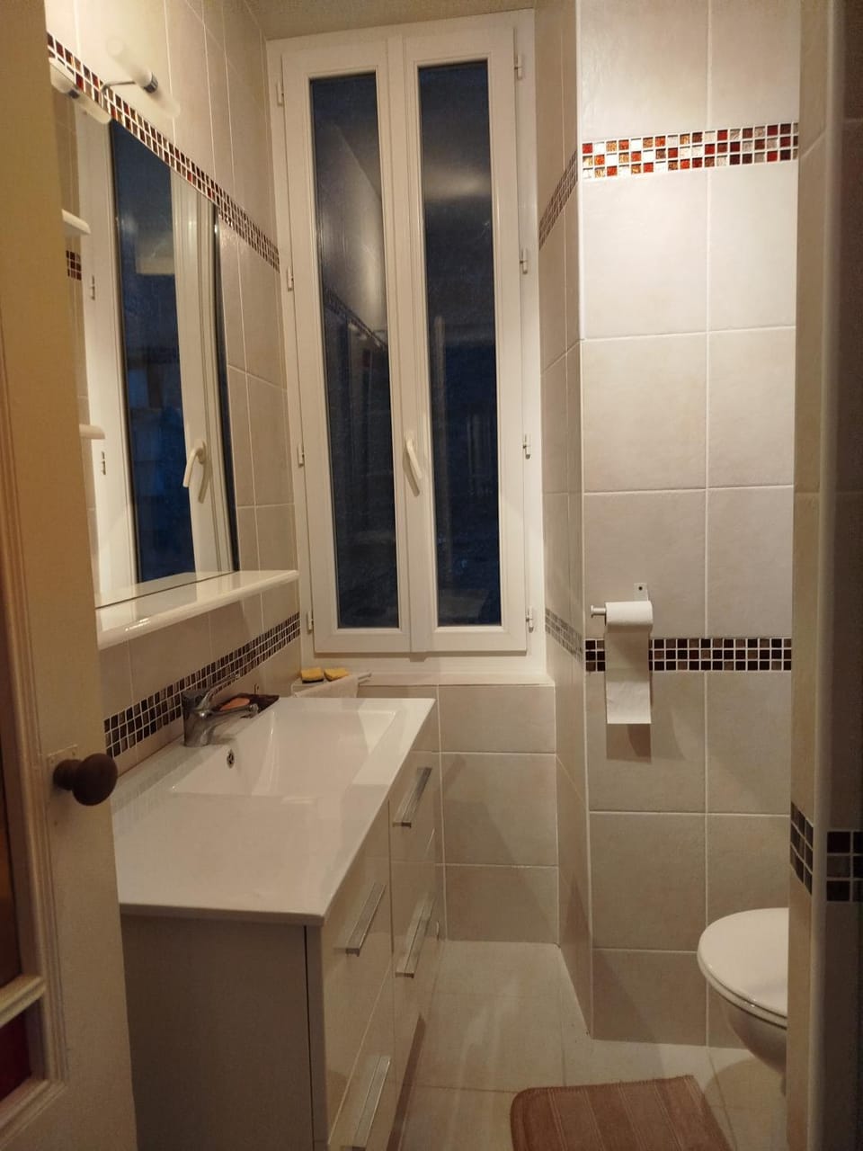 Shower, Toilet