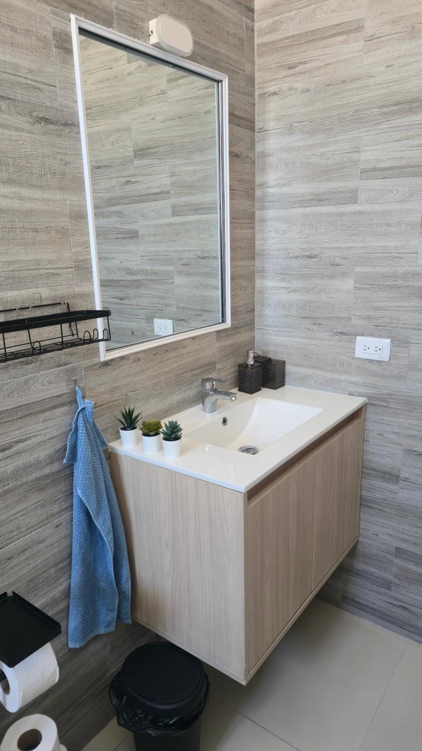 Bathroom, towels