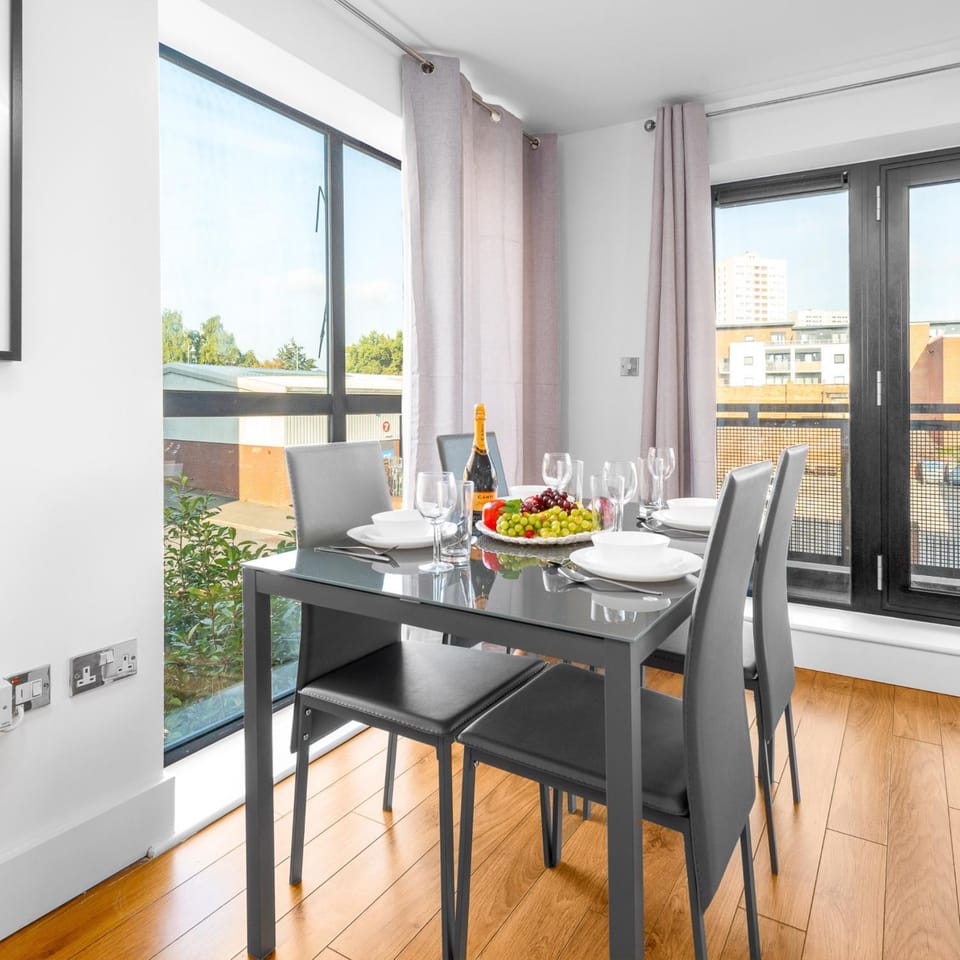 Property building, Seating area, Dining area
