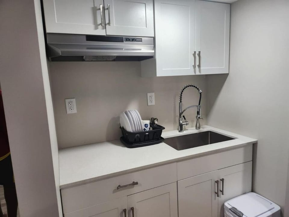 Elegance Lounge Apartment in Winnipeg
