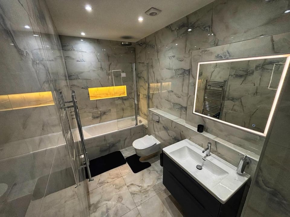 Shower, Toilet, Bathroom