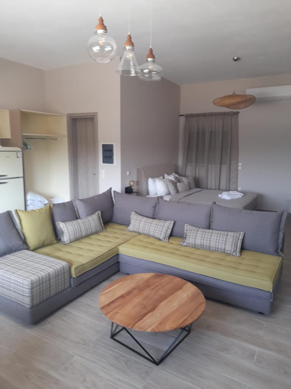 Photo of the whole room, Seating area, Bedroom