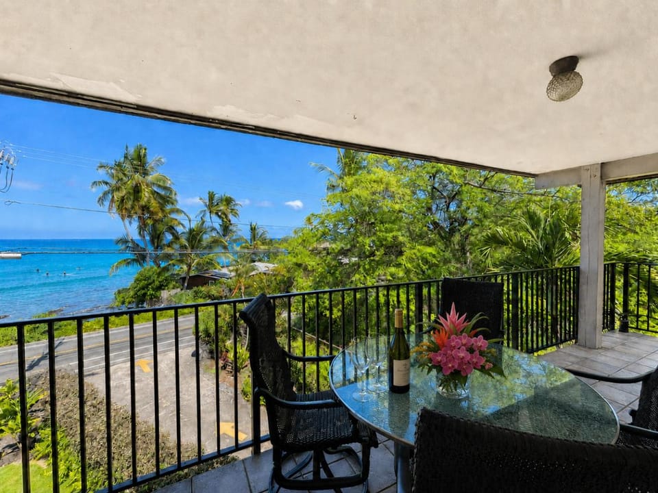 Property building, Balcony/Terrace, Sea view