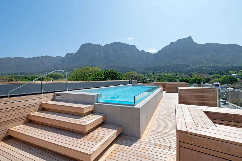 Nearby landmark, Natural landscape, Mountain view, Pool view, Swimming pool, sunbed