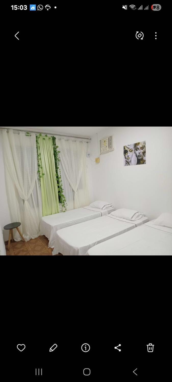 Quarto compartilhado bem localizado e tranquilo Bed and Breakfast in Belém