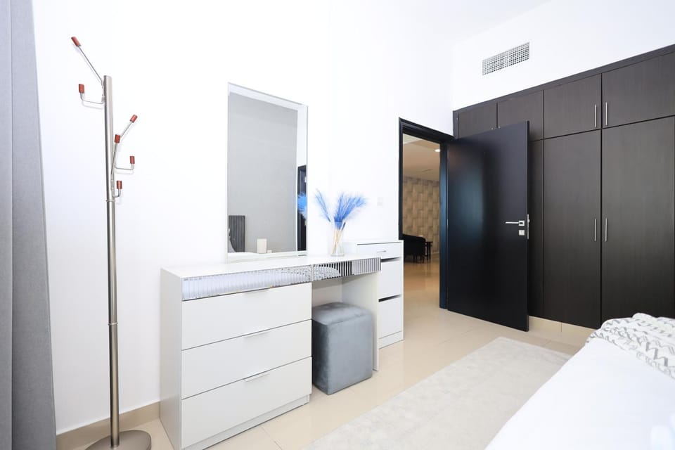 Bedroom, wardrobe
