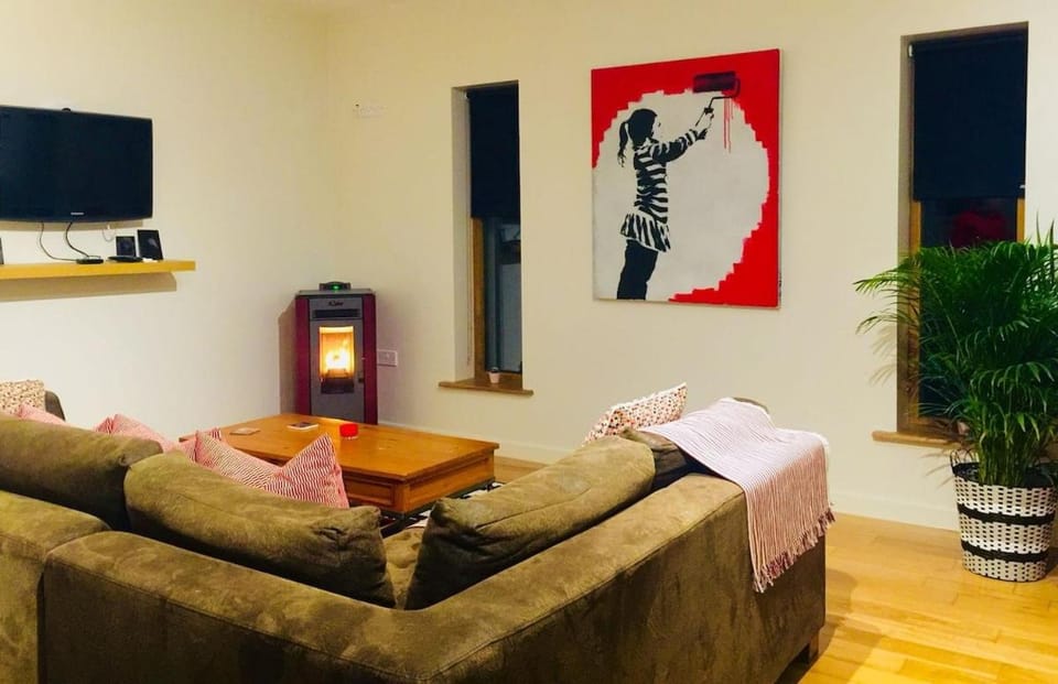 TV and multimedia, Living room, Seating area, internet