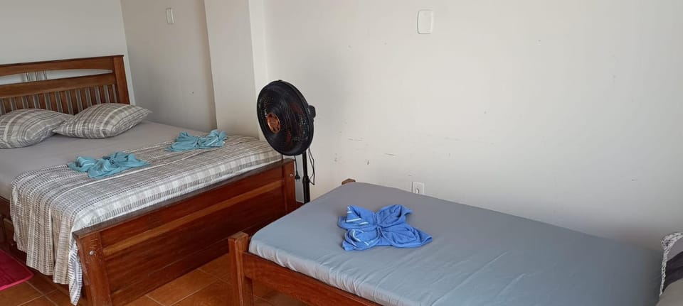 Photo of the whole room, towels