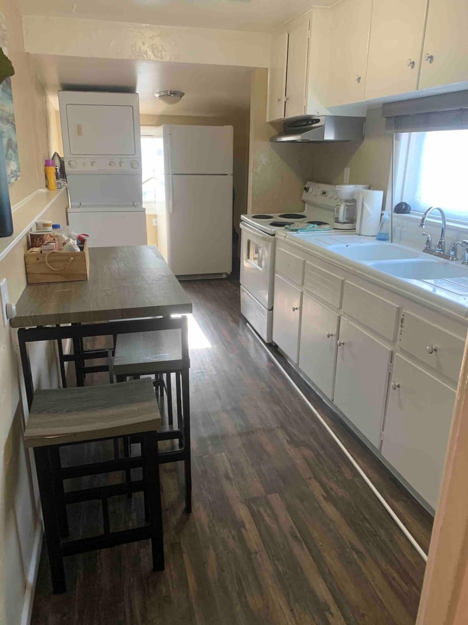 Cute 1 Bdrm Bungalow - New Flooring! Apartment in Greeley