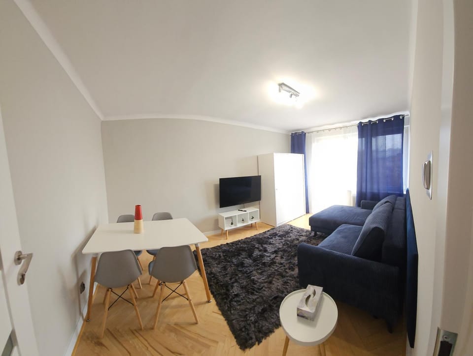 Communal lounge/ TV room, TV and multimedia, Living room, Seating area