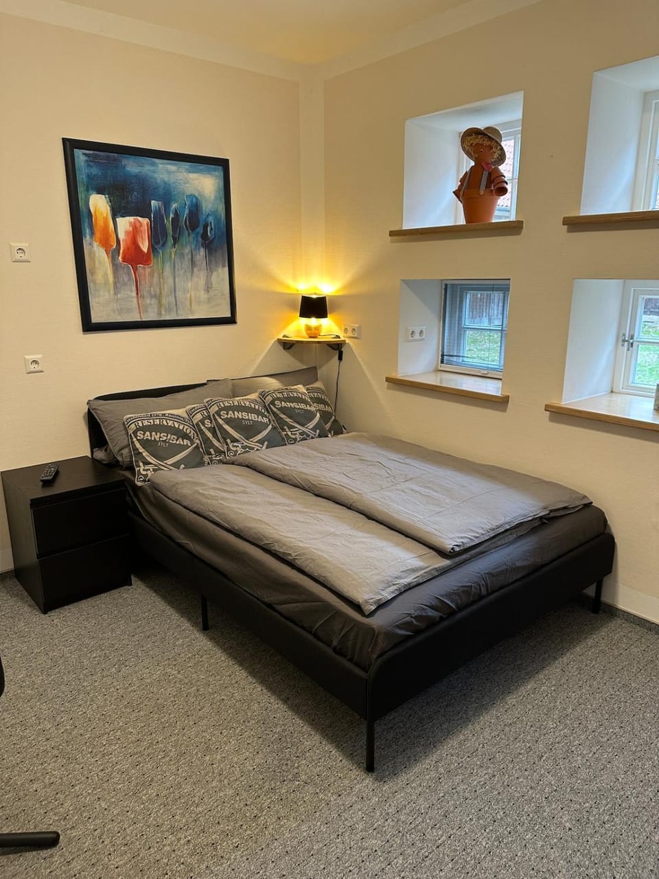 Bed, Photo of the whole room, Bedroom