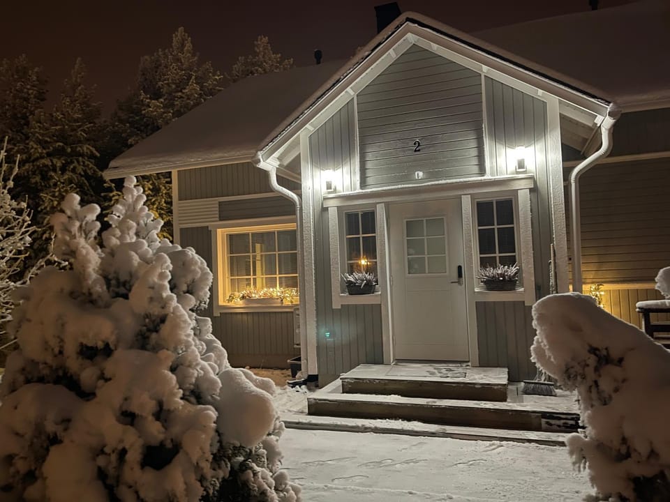Villa Polar Glow House - near Santa Claus Village Villa in Rovaniemi