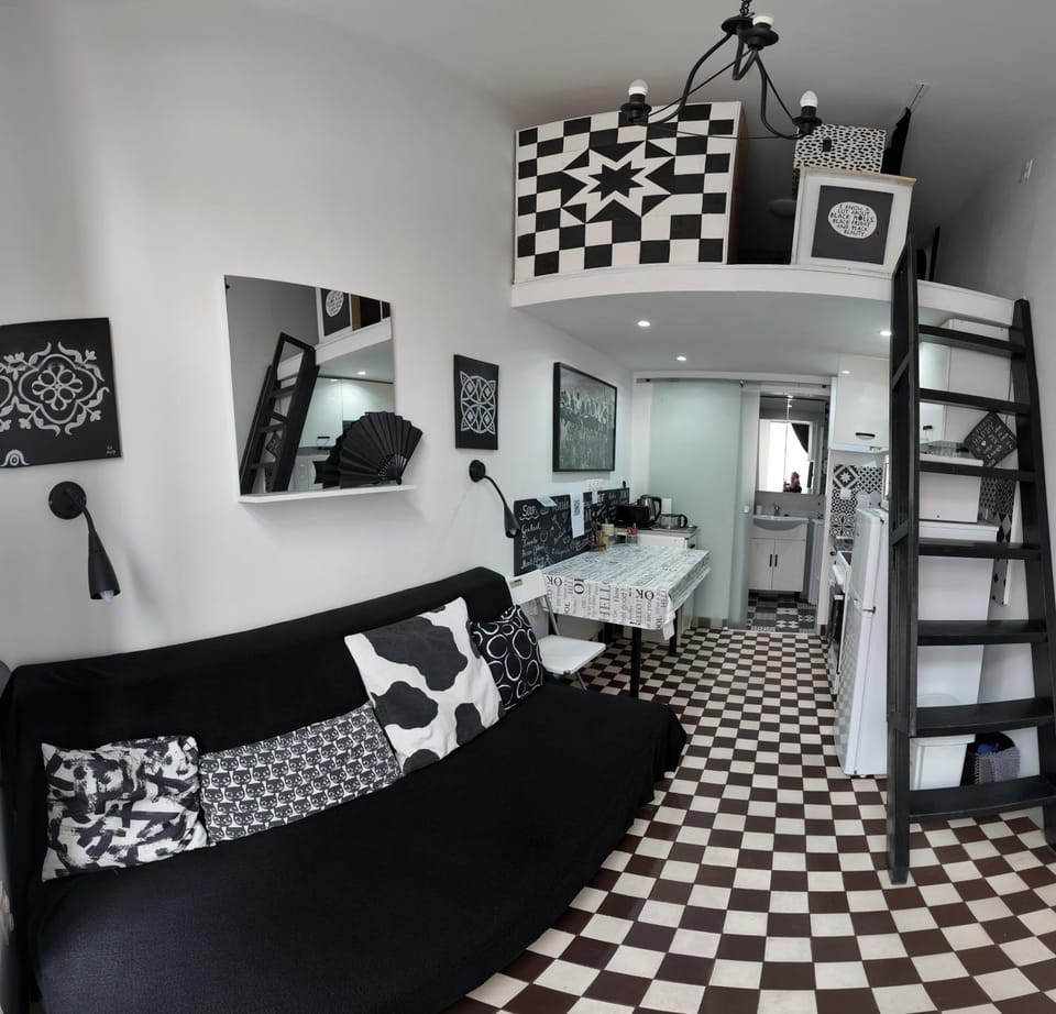 Bed, Kitchen or kitchenette, Living room, Photo of the whole room, Seating area, Dining area, Bedroom