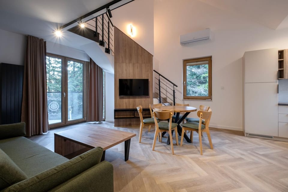 Kitchen or kitchenette, Living room