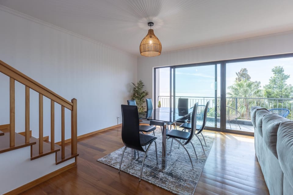 View (from property/room), Balcony/Terrace, Living room, Seating area, Dining area
