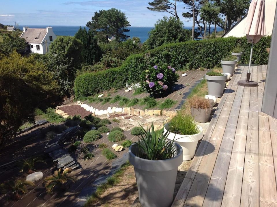 Grande maison vue mer de la pièce principale, terrasse, et des 3 chambres House in Plouarzel