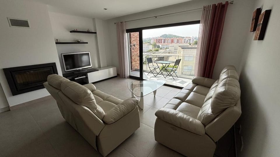 Communal lounge/ TV room, TV and multimedia, Living room, Seating area