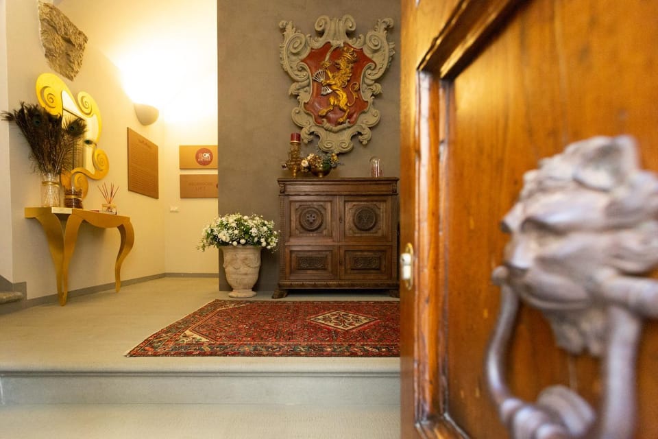 Lobby or reception, Decorative detail