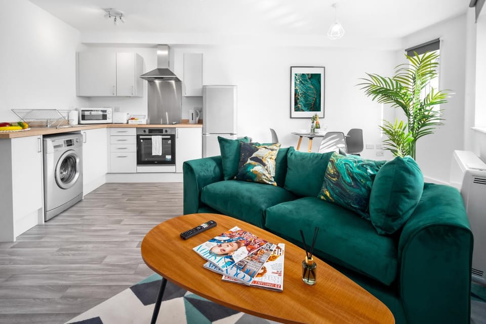 Kitchen or kitchenette, Living room, Seating area, Dining area, stove, washing machine