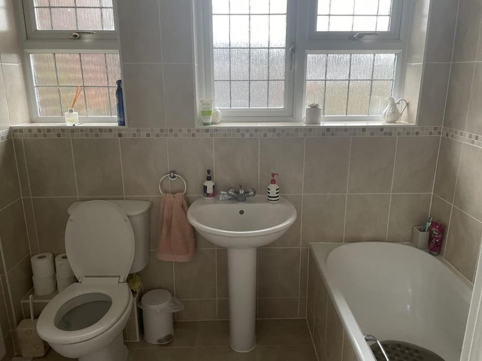 Beautiful Modern Cottage in Beaconsfield 3 bed House in Beaconsfield