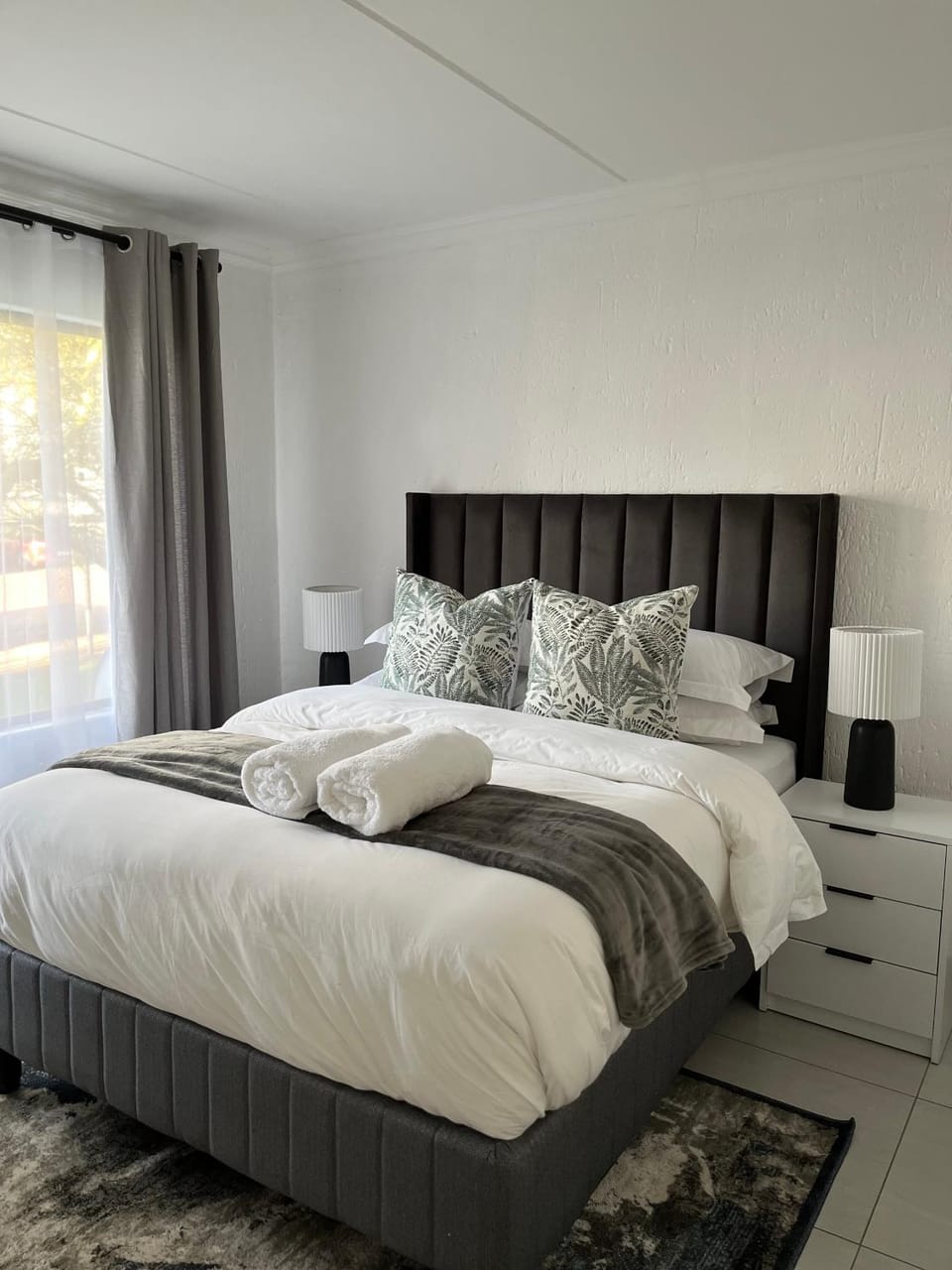 Condo in Sunninghill, Sandton Apartment in Sandton