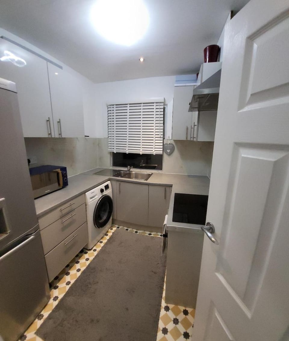 Cosy 1st Floor Flat North London Apartment in London