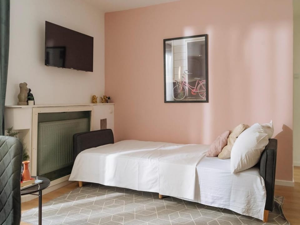Abby - Old Town Centre I Carpark nearby I Self check-in Apartment in Bucharest
