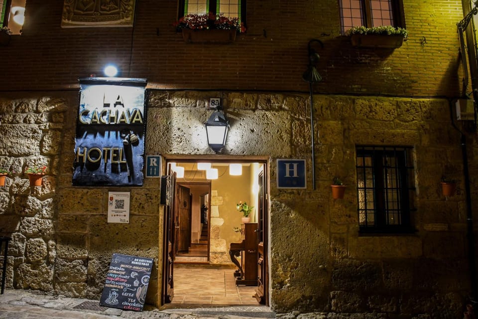 Facade/entrance, Night