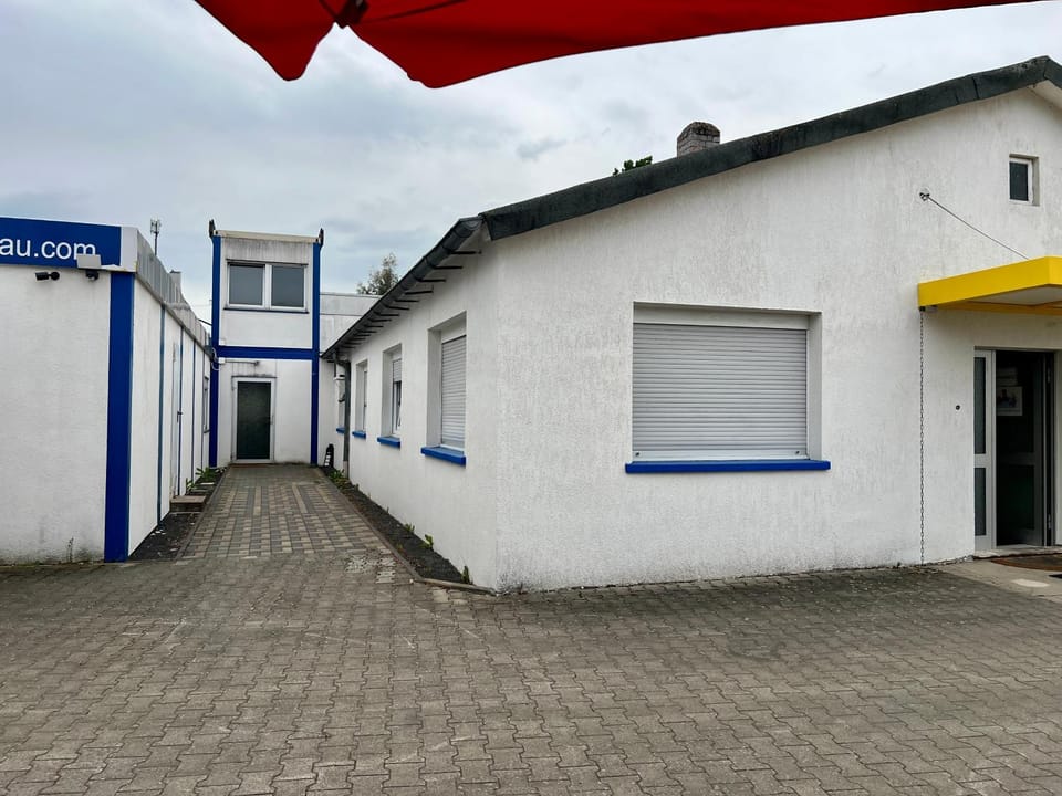 Property building, Day