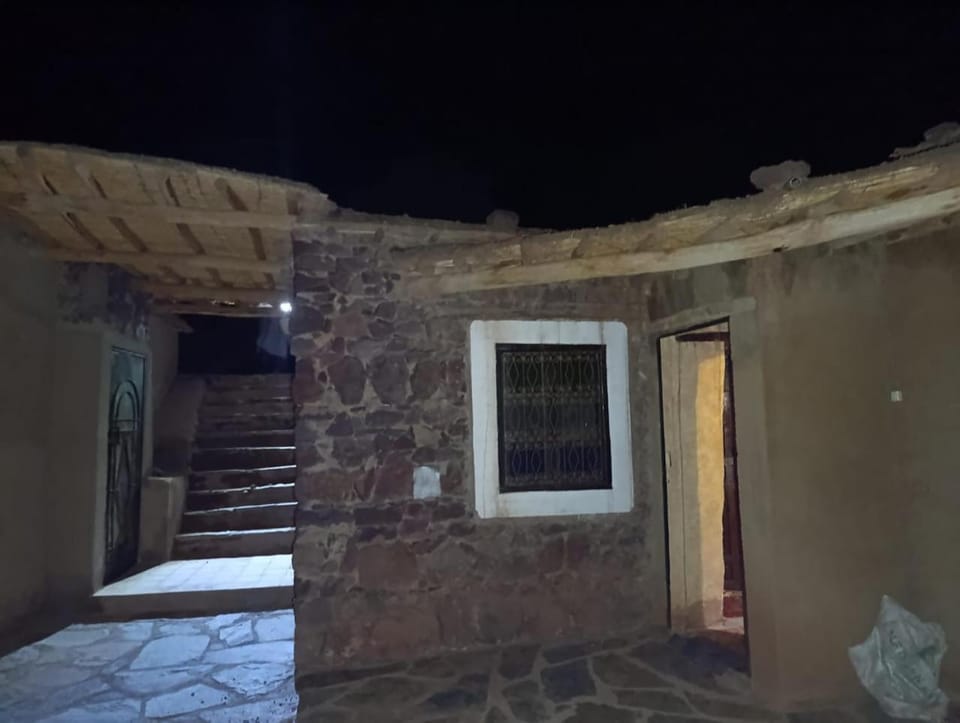 Facade/entrance, Balcony/Terrace