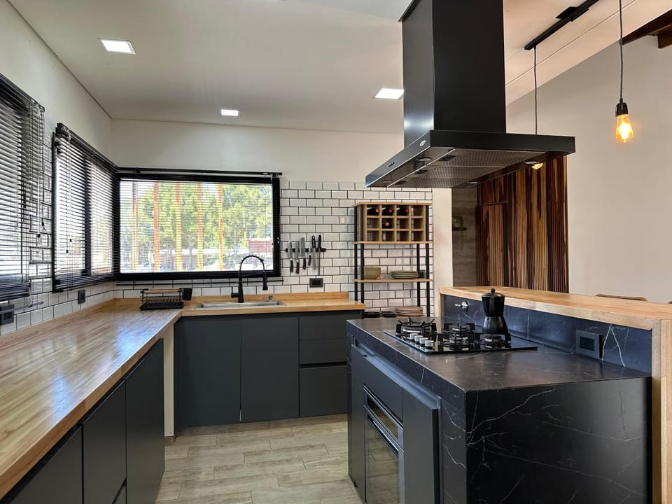 Kitchen or kitchenette, dishwasher, pet friendly, stove