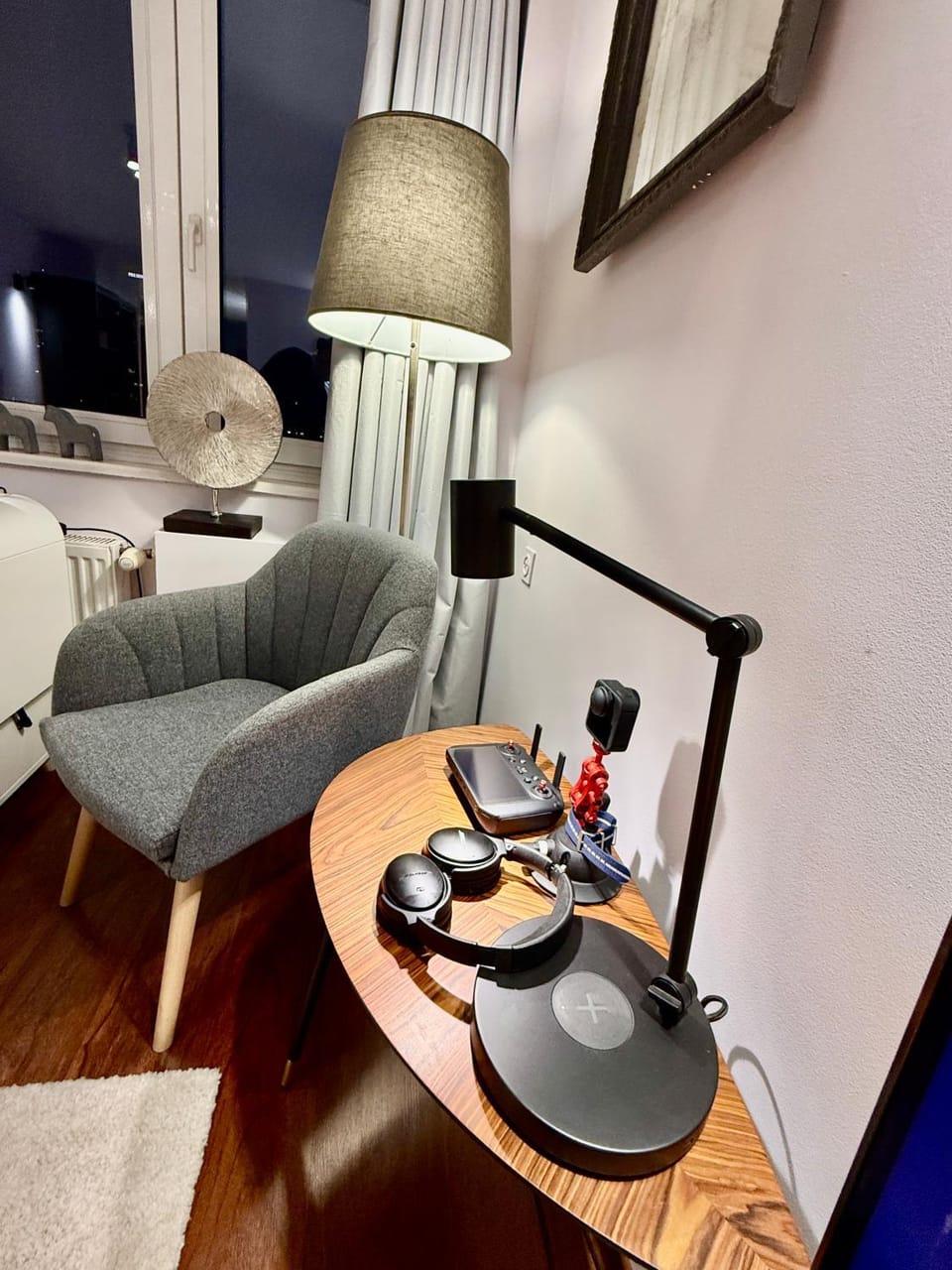 VIEW 4 Panorama 85'TV Wifi 2 GBs Netflix HBO SkyShowMax Apartment in Warsaw