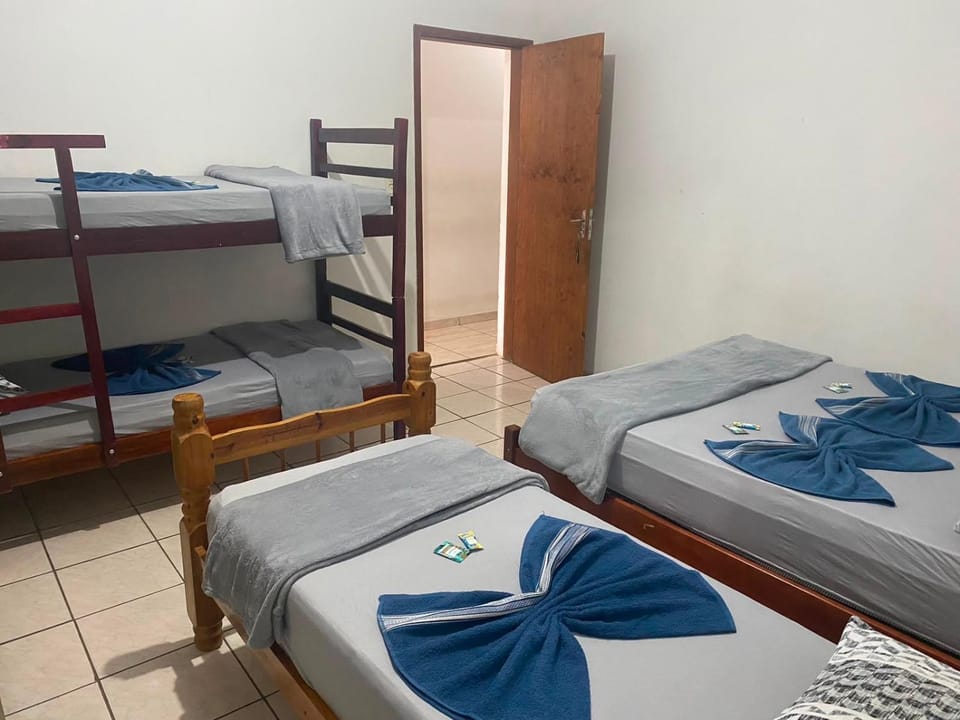Bed, Photo of the whole room, Bedroom, bunk bed, towels