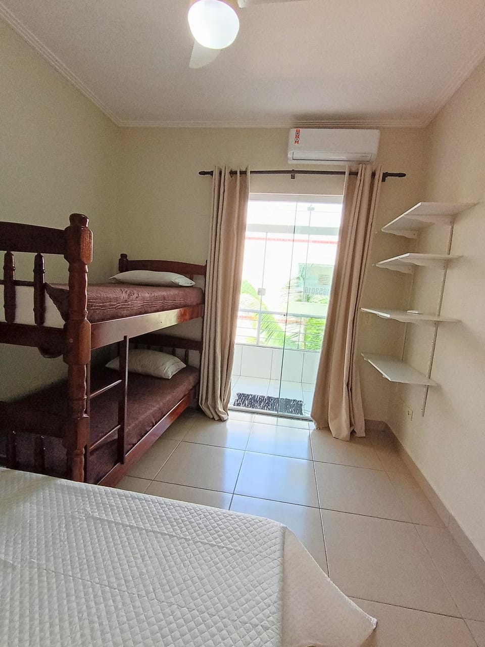 Bedroom, bunk bed, air conditioner
