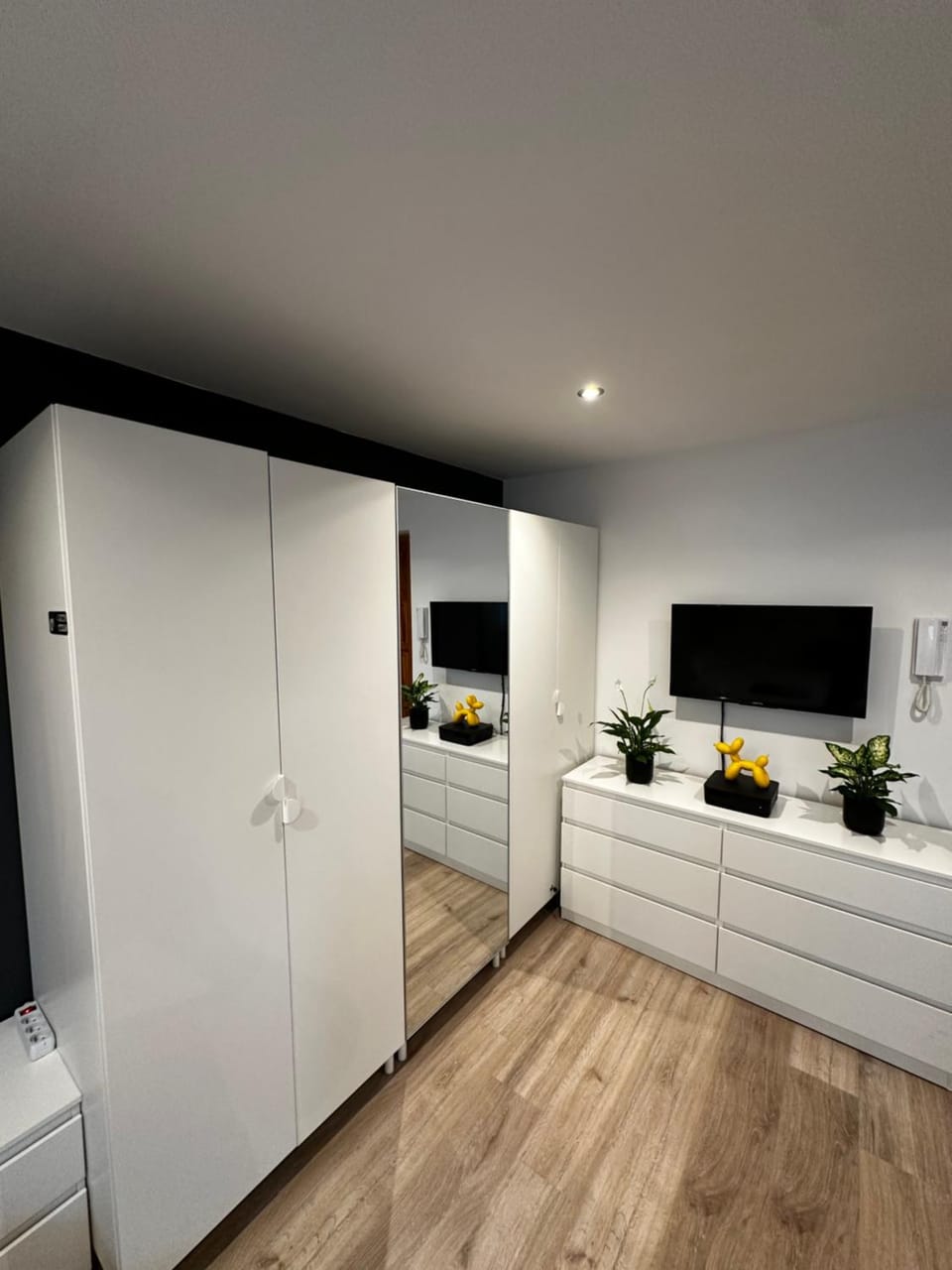 Apartament Matejki - Self Check In 24h - 200m od dworca Apartment in Poland