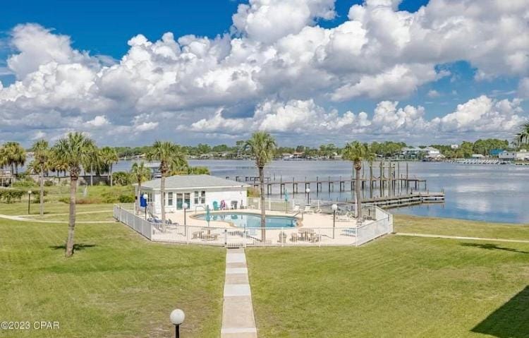 Make Your Getaway Apartment in Lower Grand Lagoon