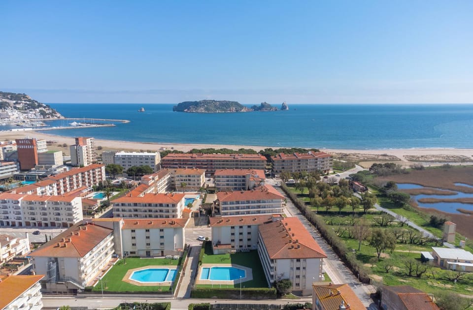 Estartit, mar, piscina y naturaleza Apartment in Baix Empordà