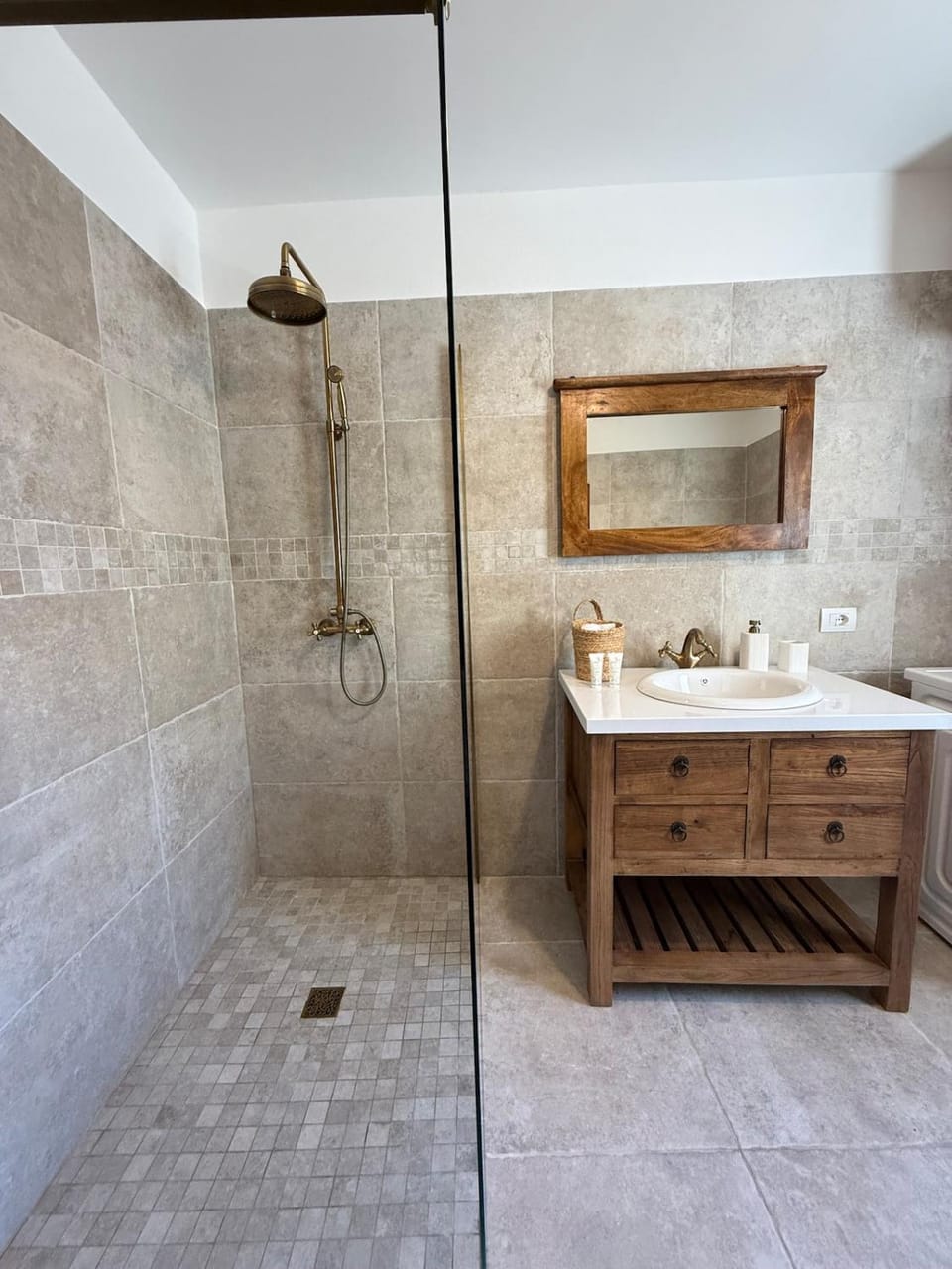 Shower, Bathroom