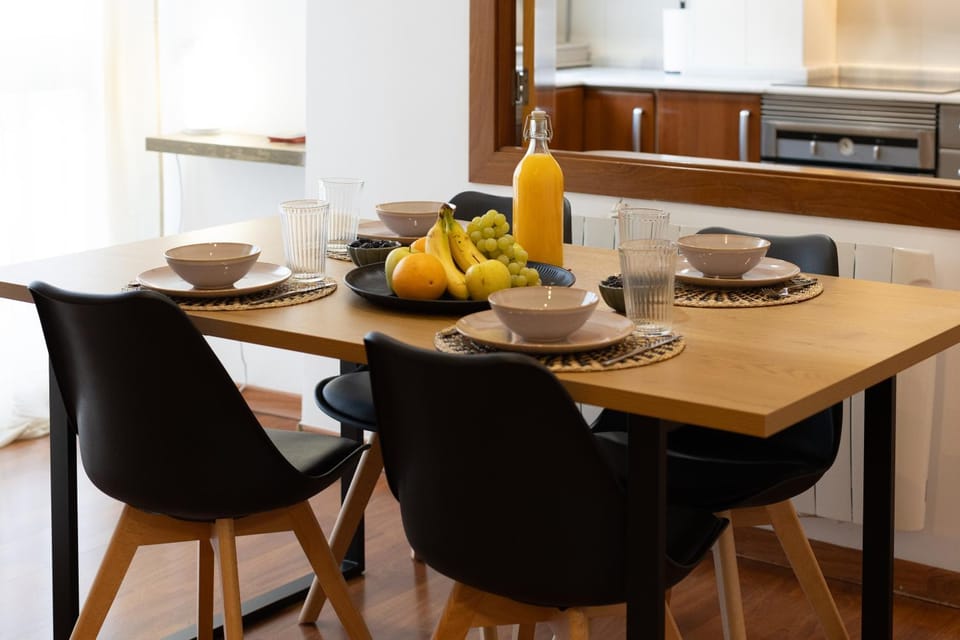 Food and drinks, Dining area, Food