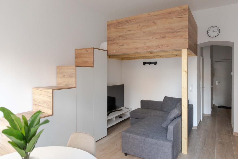 Communal lounge/ TV room, Living room, Seating area, Evening entertainment