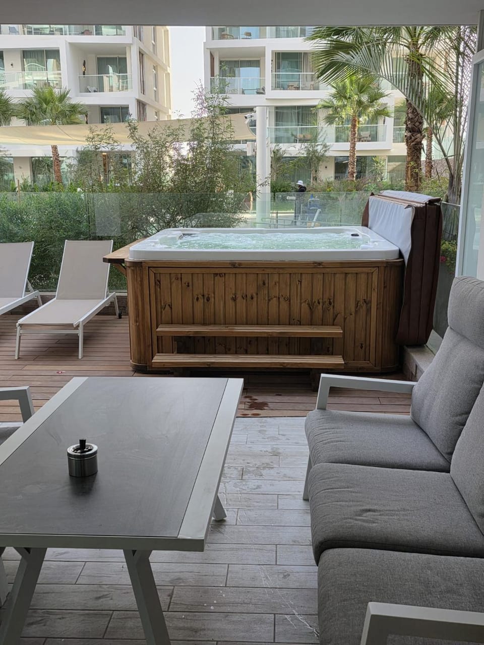 42 סוויטת גן 2 חדרים עם ג'קוזי מפנק במרפסת Apartment in Eilat